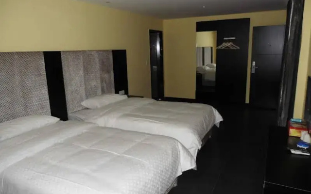 Chongqing Yueyou Hotel North New District Qibo Hotel