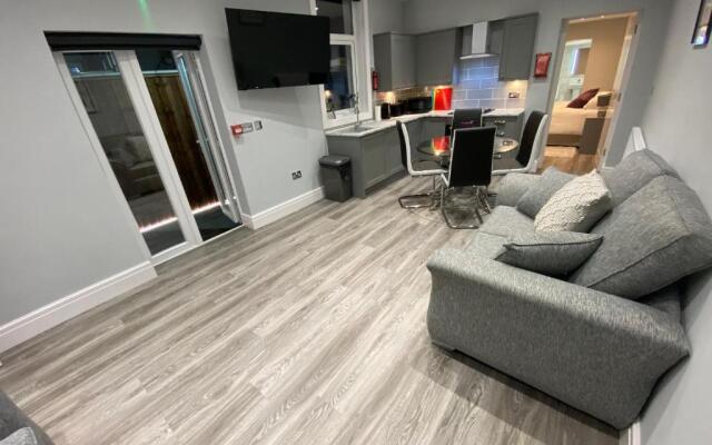 Edward Place Luxury Hot Tub Apartments