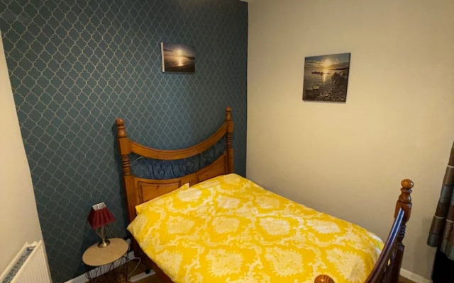 Ayr Town Centre Apartment - 3 Bedrooms