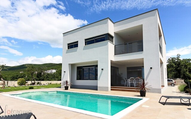 House LEGARA