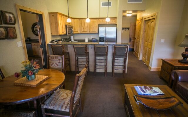 Large Condo, Steps Away from Canyons Village by RedAwning