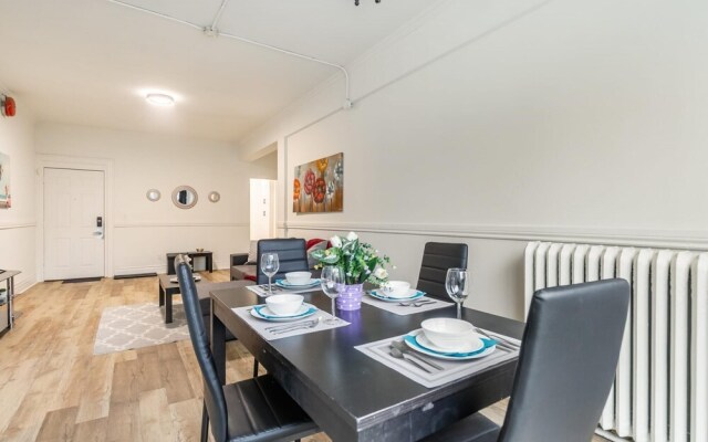 3BR Apt With Netflix - Near King Street