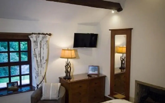 Green Grove Country House