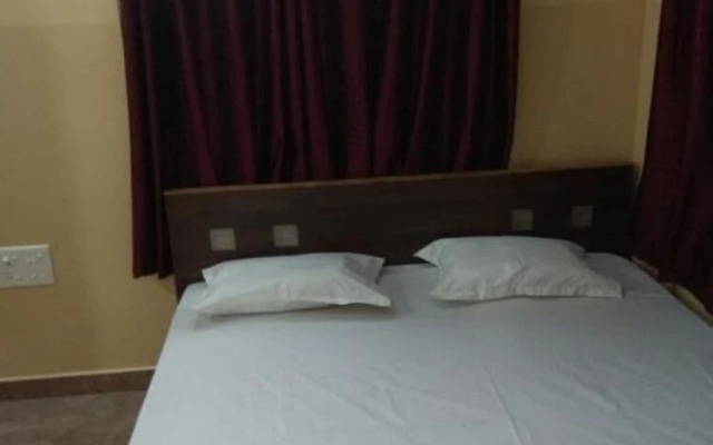 Goroomgo New Moon Inn Puri1024