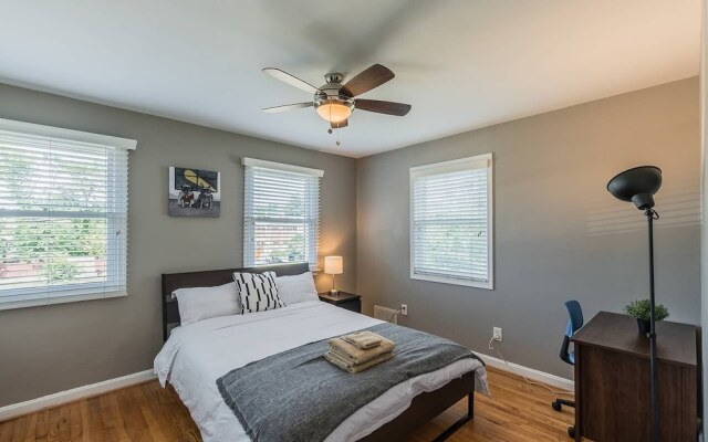 Luxurious 3br 2ba Townhouse with cozy backyard