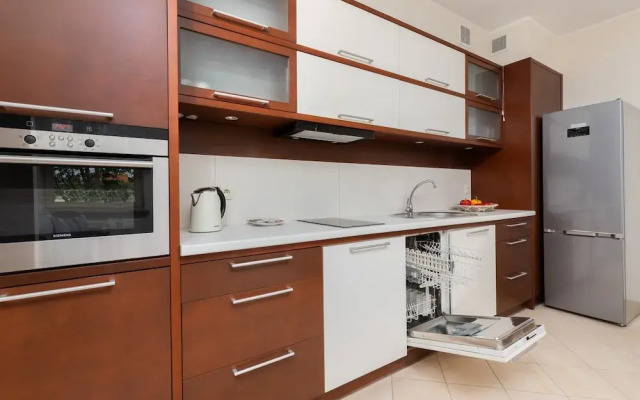 Patio Mare B8 Apartment by Renters