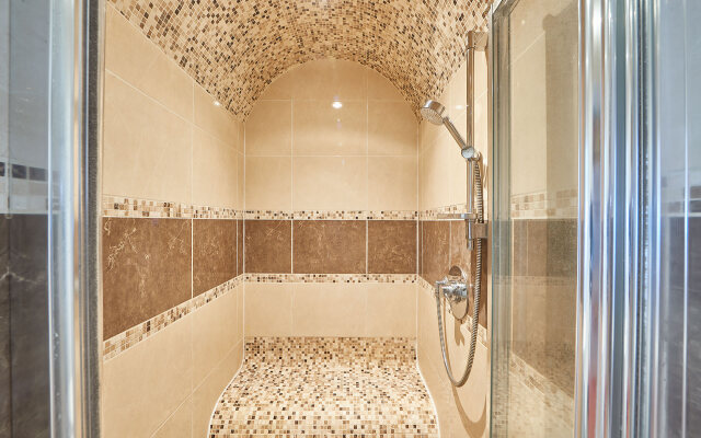 Host Stay Fairview House