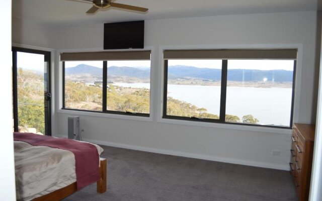 Willow Bay Lodge