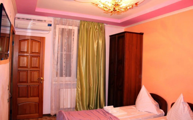 Zhemchuzhnaya Guest House