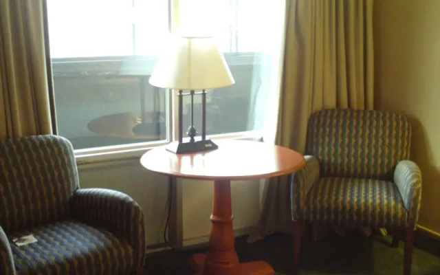 Hudson Valley Hotel And Conference Center