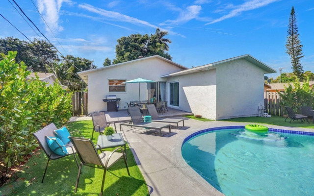 Private Heated Pool & Lovely Home