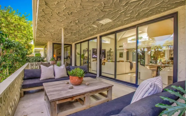 Canyon Palm in Palm Springs