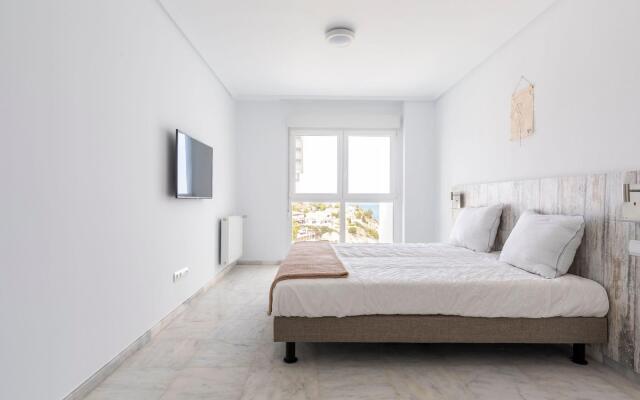 Modern apartment with roof terrace and sea view