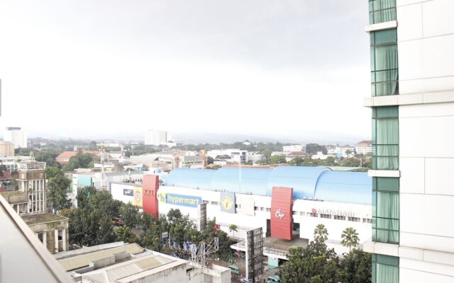 Prime & Comfy Studio @ Tamansari La Grande Apartment By Travelio