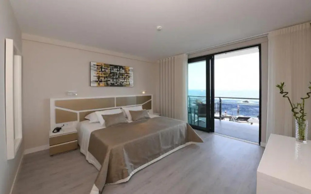 Calamar Hotel