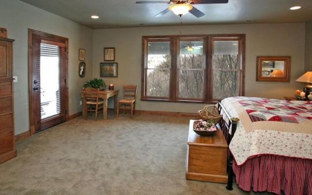 Wild Turkey Ridge by Stewart Mountain Lodging