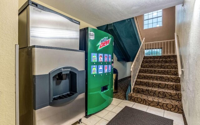 Quality Inn Newton at I-80