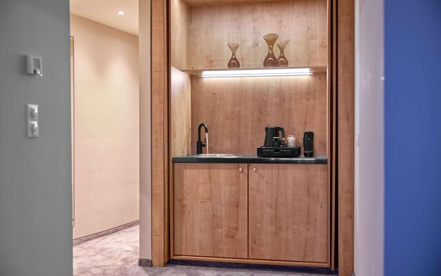 Wasserturm Hotel Cologne, Curio Collection by Hilton