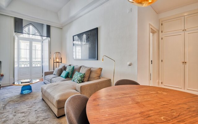 Nomad's Fine Arts in Chiado with Garage