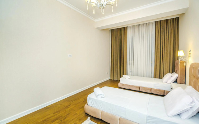 VIP Apartment in Buta palace 703