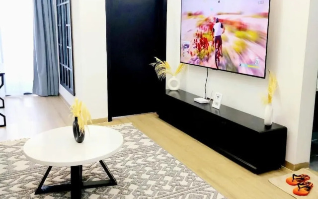 Luxurious Nairobi Condo With Rooftop Pool & Gym
