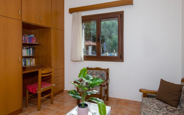 Villa Dimosthenis 4 Bedrooms With Private Pool