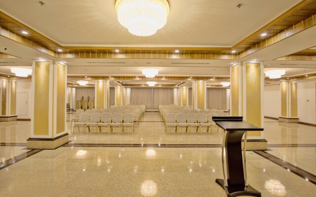 Golden Hotel