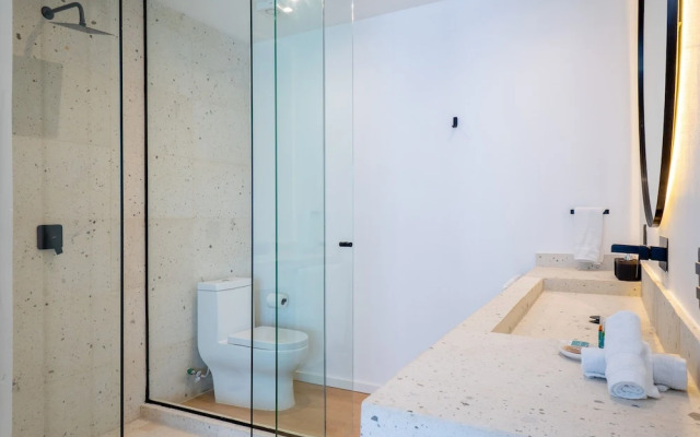 Kumaru 303 1 Bedroom Condo by RedAwning