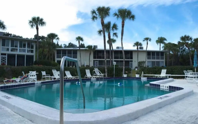 Westbay Cove South 703