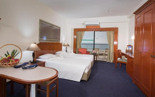 Rainbow Paradise Beach Resort by LWE