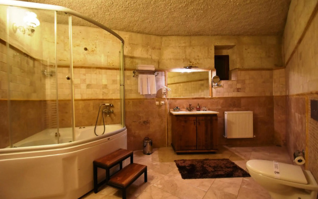 Harman Cave Hotel