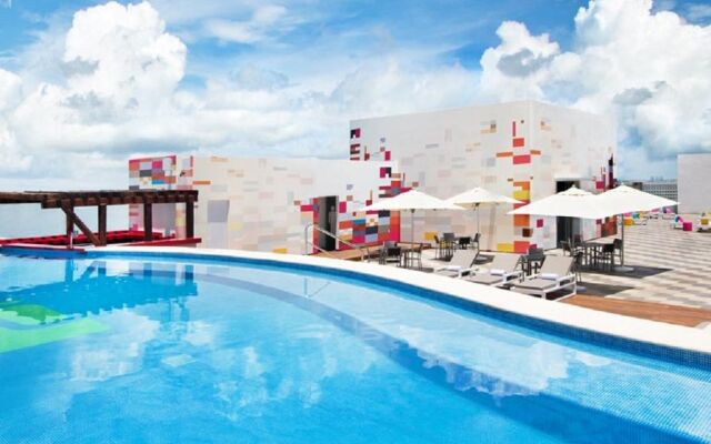 Aloft Cancun