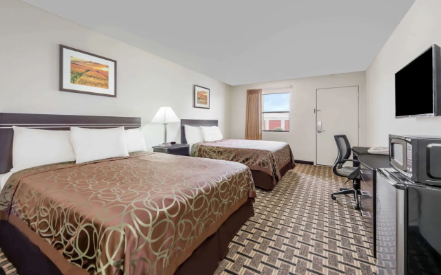 Knights Inn Slaton