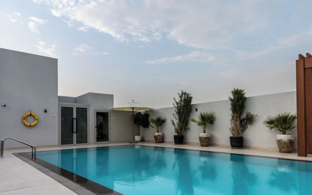 Waves - Luxury Meets Comfort Modern 1