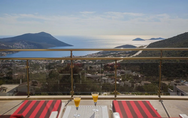 Villa Merak by Akdenizvillam