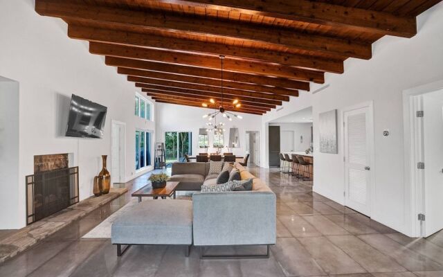 Gorgeous 5BR Home with Heated Pool