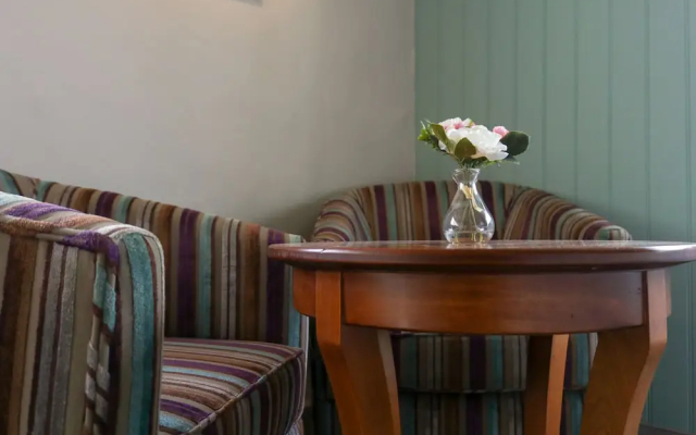 The Hollybush Inn