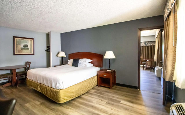 Red Lion Inn & Suites Vancouver