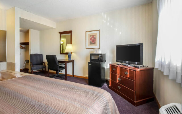 Quality Inn and Suites Beaver Dam