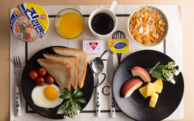 OYO Hostel Myeongdong 5