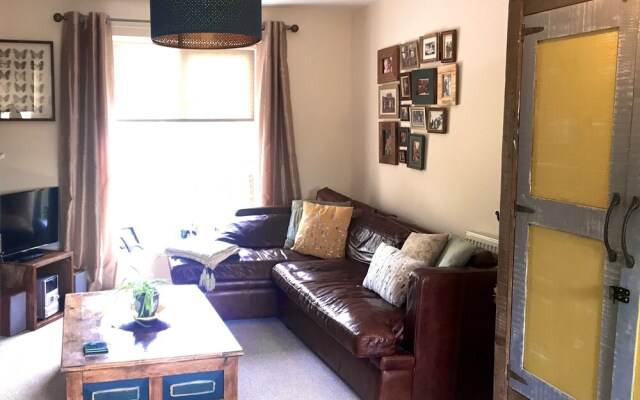 Cosy Romantic Boutique King bed Apartment Nuneaton