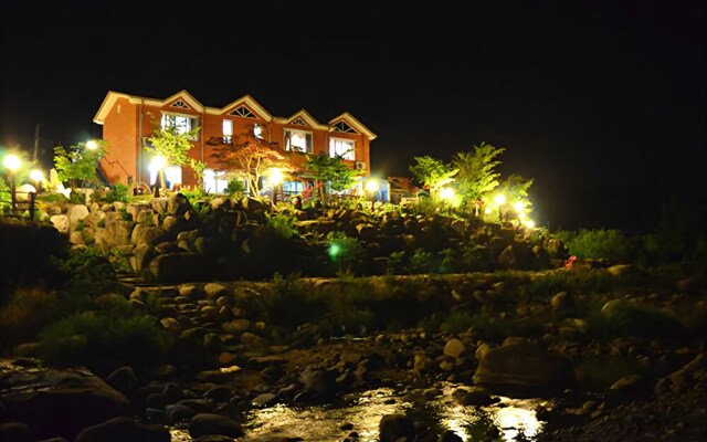 Gangneung Rest Under The Tree Pension