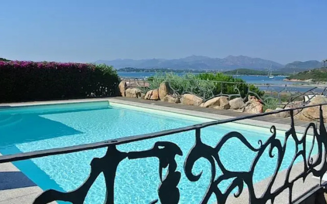 Villa Bouganville Con Piscina