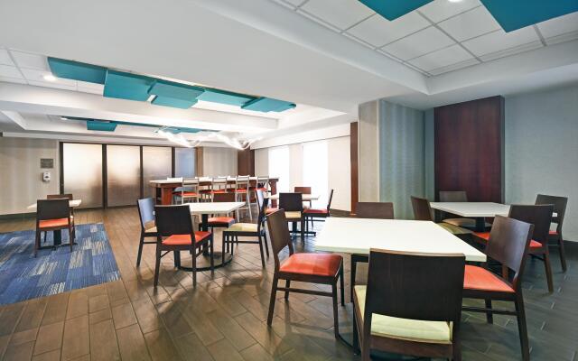 Holiday Inn Express & Suites Cincinnati Riverfront by IHG