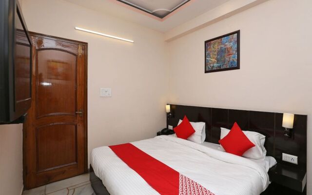 OYO 14390 Hotel Samrat