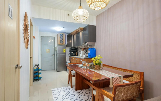 2-Bedroom QC SM North EDSA Condo Pool