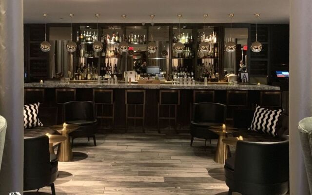 Empire Hotel