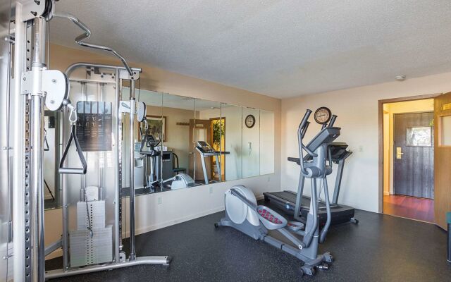 Quality Inn & Suites Holland