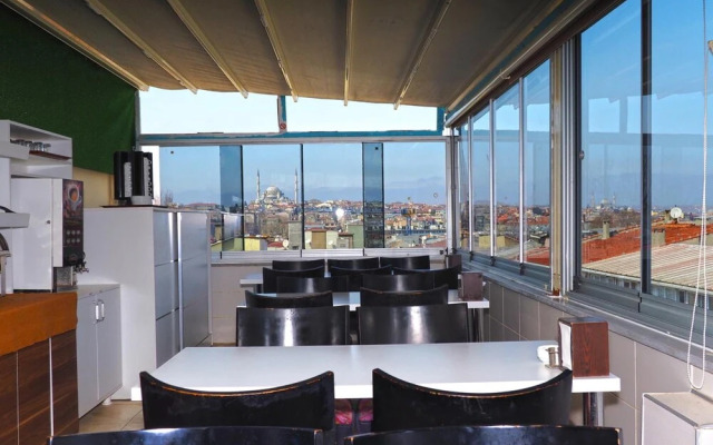 Queen Hotel