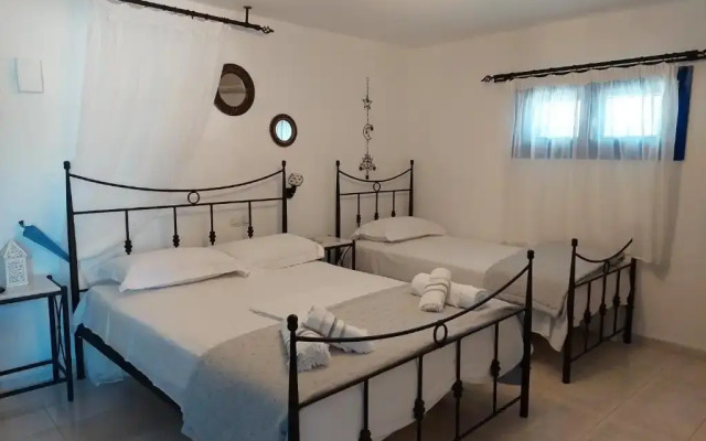 Anemelia Hotel Adamas